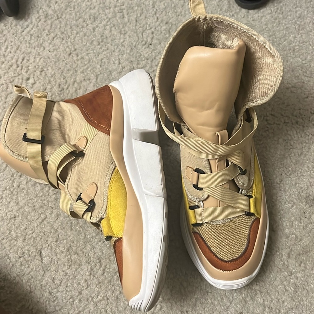 Platform strap sneaker